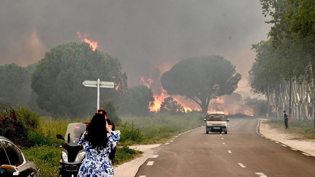Großbrand in der Nähe von Argeles-sur-Mer im Südwesten Frankreichs 