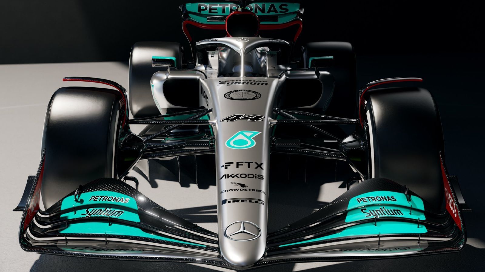 
                <strong>Mercedes AMG F1 W13</strong><br>
                Das neue Auto des Konstrukteurs-Weltmeisters ist am Start, der Mercedes AMG F1 W13 wurde am frühen Donnerstag von Teamchef Toto Wolff vorgestellt. Das neue Arbeitsgerät von Lewis Hamilton und George Russell, die beide ebenfalls bei der Vorstellung anwesend waren, glänzt wieder in Silber. Wolff selbst schraubte die Erwartungen aber runter: "Leute fragen, ob wir wieder den Titel holen. Ich weiß heute nicht einmal, ob wir überhaupt um den Titel mitfahren können."
              