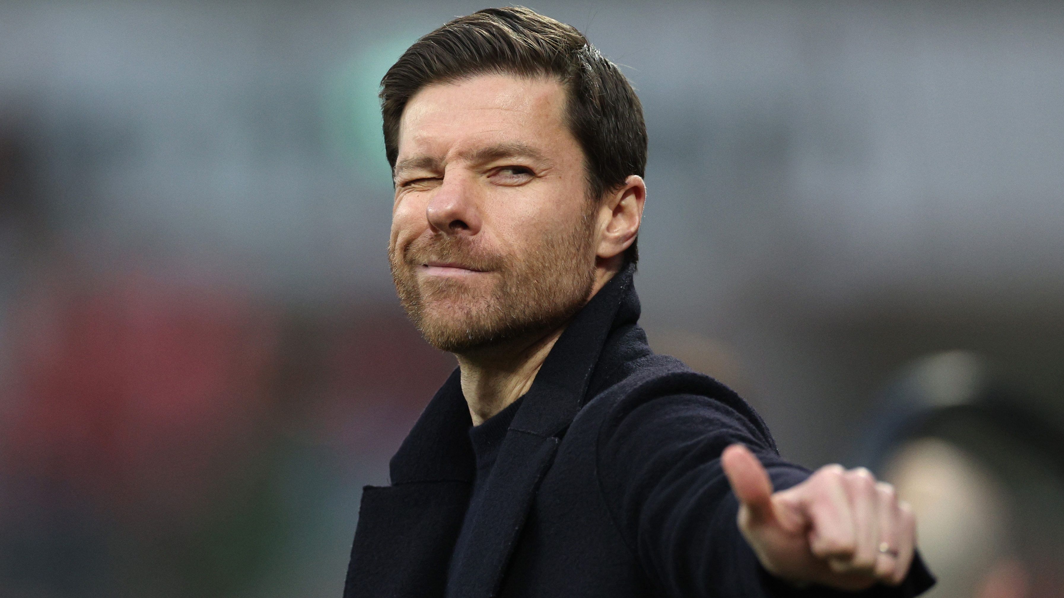 
                <strong>Bayer 04 Leverkusen: Einstellung von Xabi Alonso</strong><br>
                Seitdem der einstige Mittelfeld-Stratege in Leverkusen angeheuert hat, ist der Punkteschnitt der Werkself in der Liga von 0,63 auf 1,94 Punkte pro Partie angestiegen. Ein deutliches Indiz dafür, dass der Trainer-Wechsel Sinn ergeben hat. Unter anderem der 5:0-Sieg gegen Union Berlin und der 2:1-Erfolg gegen die Münchner Bayern sprechen dafür, dass Xabi Alonso dem Team neues Selbstbewusstsein verschafft hat.
              