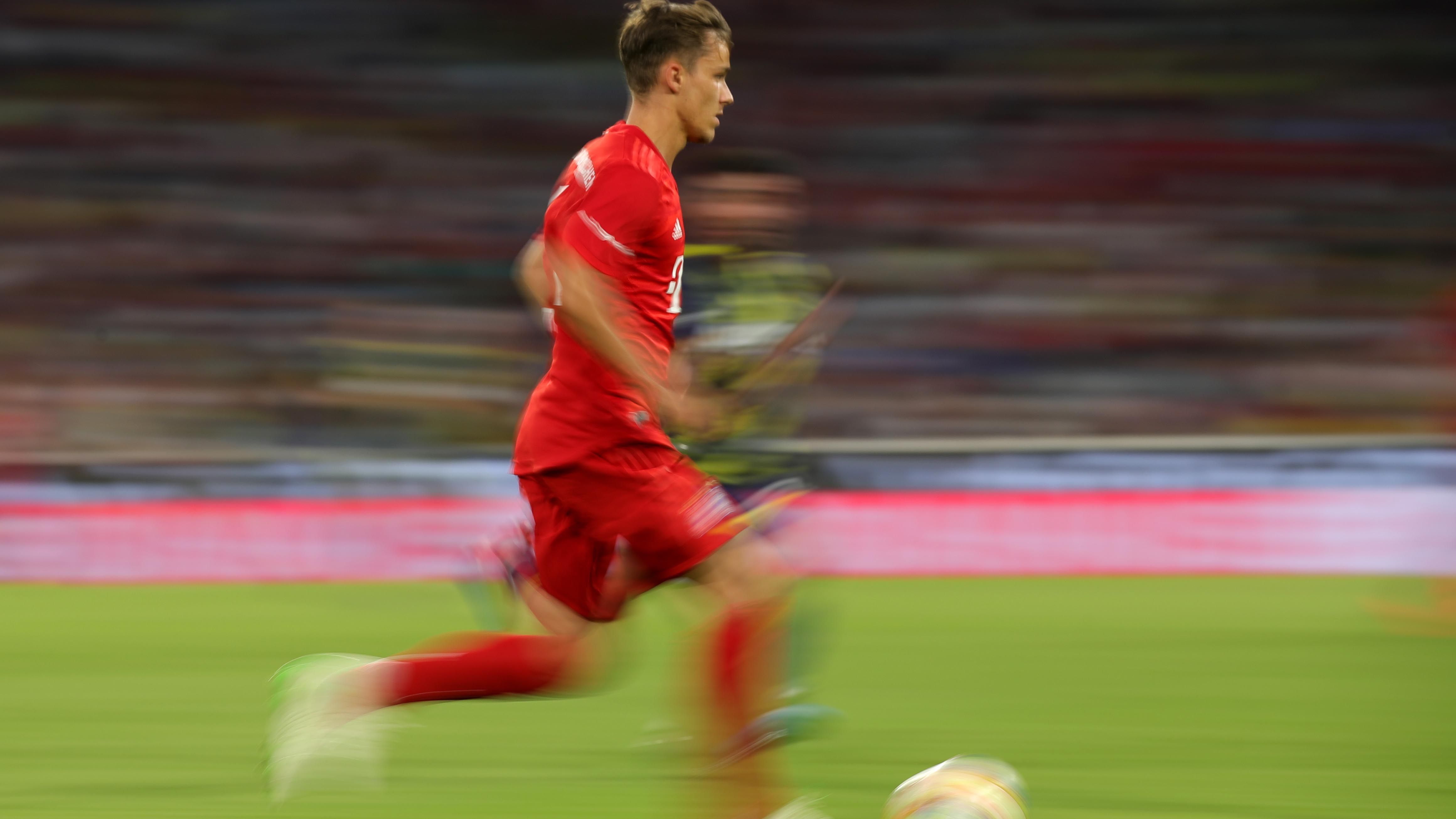 
                <strong>Maximilian Zaiser</strong><br>
                Der 20 Jahre alte Mittelfeldspieler kam 15 Minuten vor Schluss für Thiago ins Spiel. Klar, das Spiel war bereits lange durch. Ordnete sich als Rechtsverteidiger ein, wodurch Kimmich in die Zentrale wechseln konnte. ran-Note: 3
              