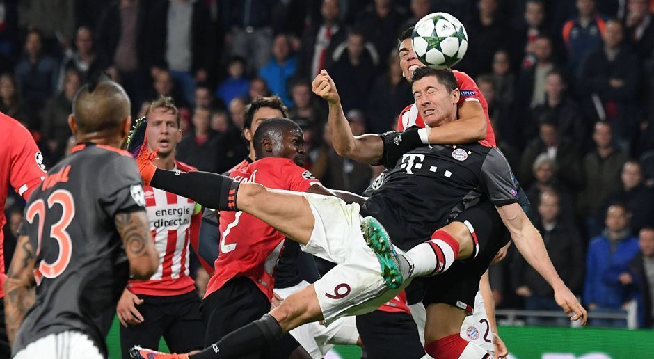 
                <strong>Robert Lewandowski</strong><br>
                Robert Lewandowski: Gleich zwei Mal traf der Stürmer in Halbzeit eins das Aluminium - einmal Latte, einmal Pfosten. Besonders bitter: Beim zweiten Mal wurde der Pole auch noch elfmeterwürdig gehalten. In der 34. Minute war es dann aber soweit, Lewy traf per Elfmeter zum Ausgleich. Alleine in Halbzeit eins mit mehr Torschüssen (5) als ganz Eindhoven (3). Traf dann auch noch zum umjubelten 2:1. Und kurz vor Ende zum dritten Mal (!) das Aluminium. ran-Note: 1.
              