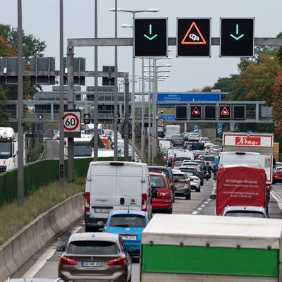 A111 nach Steinwürfen gesperrt