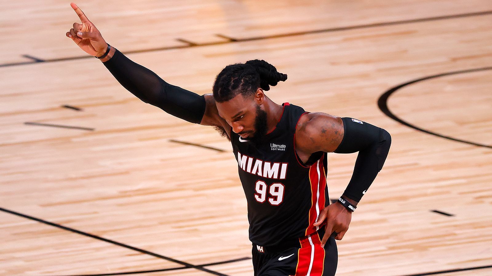 
                <strong>Jae Crowder (Miami Heat)</strong><br>
                Starter in den Finals und das sagt dann auch schon alles. Der 30-Jährige ist immer noch ein Biest auf dem Court, trifft regelmäßig Dreier und verteidigt stark. Auch Crowder ist unrestricted, aufgrund seiner Flexibilität und der Leistungen in der vergangenen Saison dürfte die Auswahl groß sein. Sein Vertrag umfasst 7 Mio. Dollar Grundgehalt - da ist Luft nach oben.
              