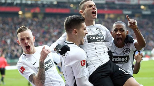 
                <strong>DFB-Pokal: ran.de tippt das Achtelfinale </strong><br>
                1. FC Heidenheim vs. Eintracht Frankfurt (Mittwoch ab 20.45 Uhr im LIVETICKER auf ran.de): Die Eintracht hat ohne Frage eine starke Hinrunde gespielt und sich im oberen Drittel etabliert. Nun will der Finalist des Vorjahres wieder nach Berlin. Die Aufgabe beim abstiegsgefährdeten 1. FC Heidenheim ist unangenehm, doch die Hessen haben bereits in der vergangenen Saison unter Trainer Niko Kovac ihre Pokal-Qualitäten unter Beweis gestellt. K.o. geht die Eintracht in dieser Runde noch nicht. ran.de-Tipp: 0:2
              