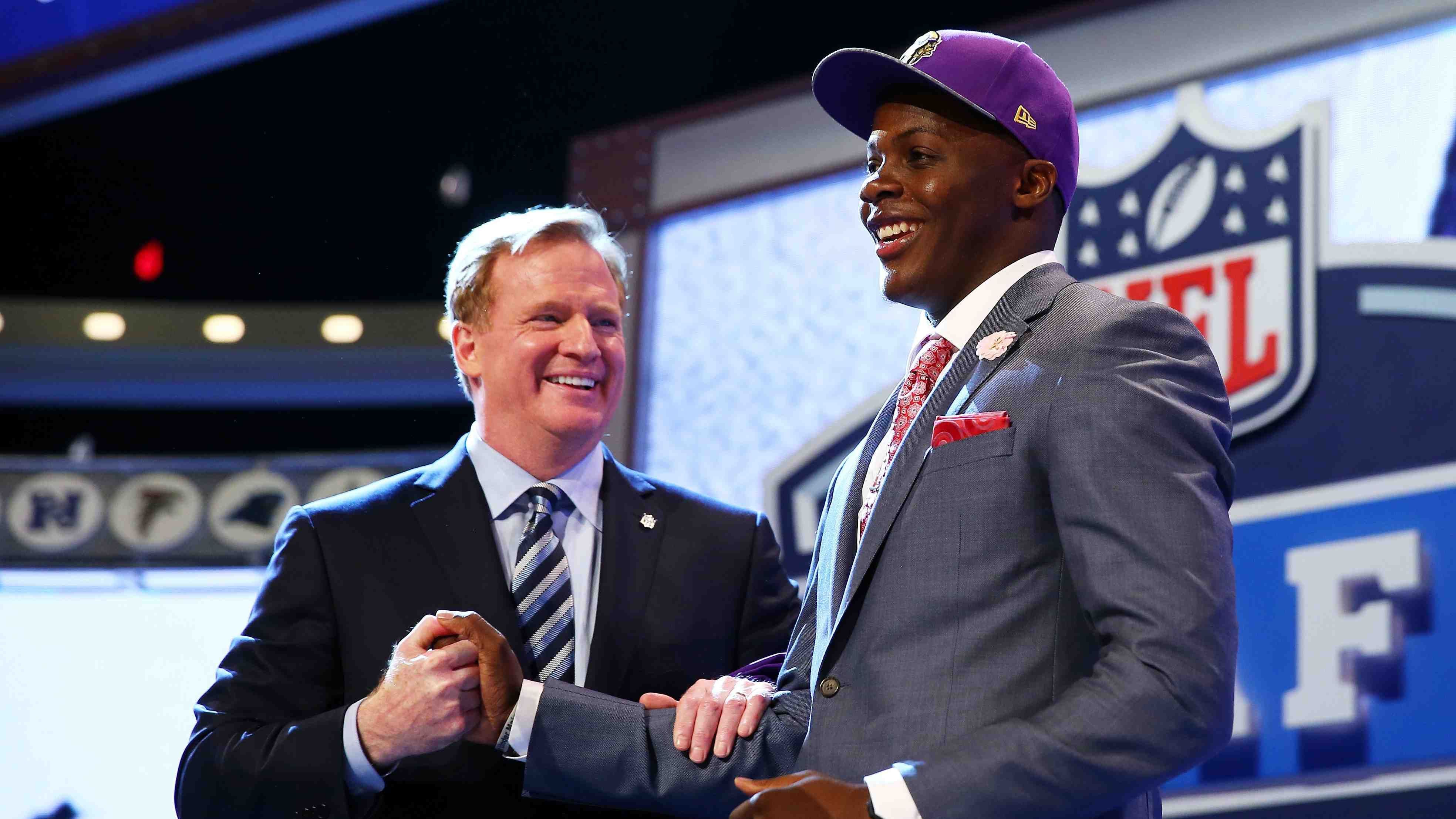 
                <strong>Teddy Bridgewater </strong><br>
                 - Draft: 2014 an 32. Stelle von den Minnesota Vikings - Minnesota Vikings 2014 bis 2017, New York Jets 2018, New Orleans Saints 2018 bis 2019  - Aktuelles Team: Carolina Panthers seit 2020
              