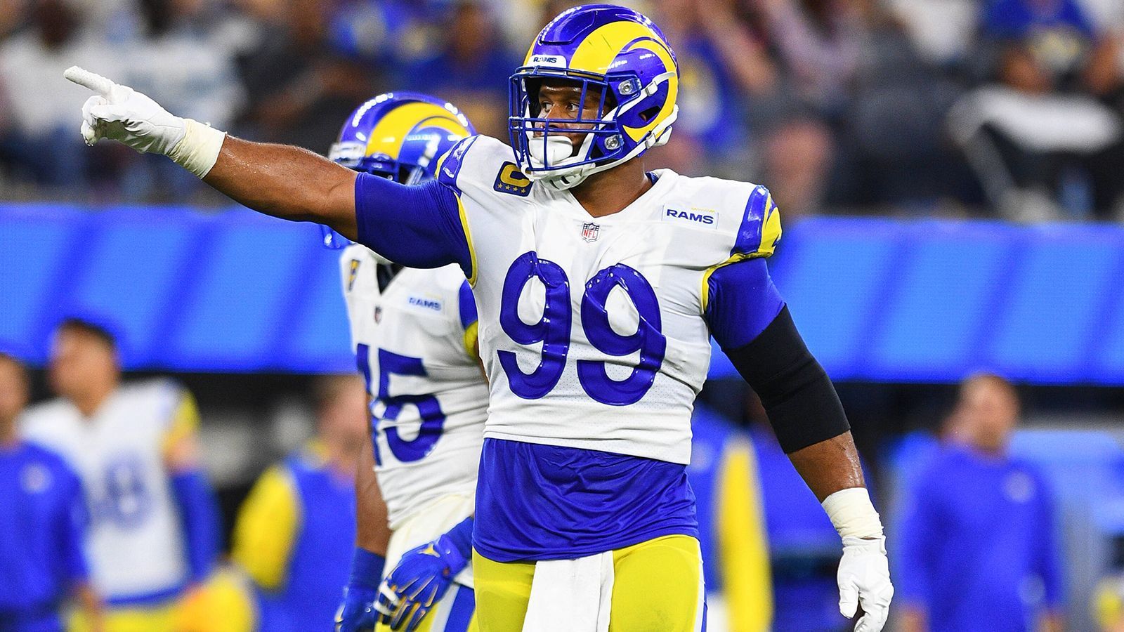 
                <strong>4. Platz: Los Angeles Rams</strong><br>
                Kilometer: 42.361Zeitzonen: 34
              