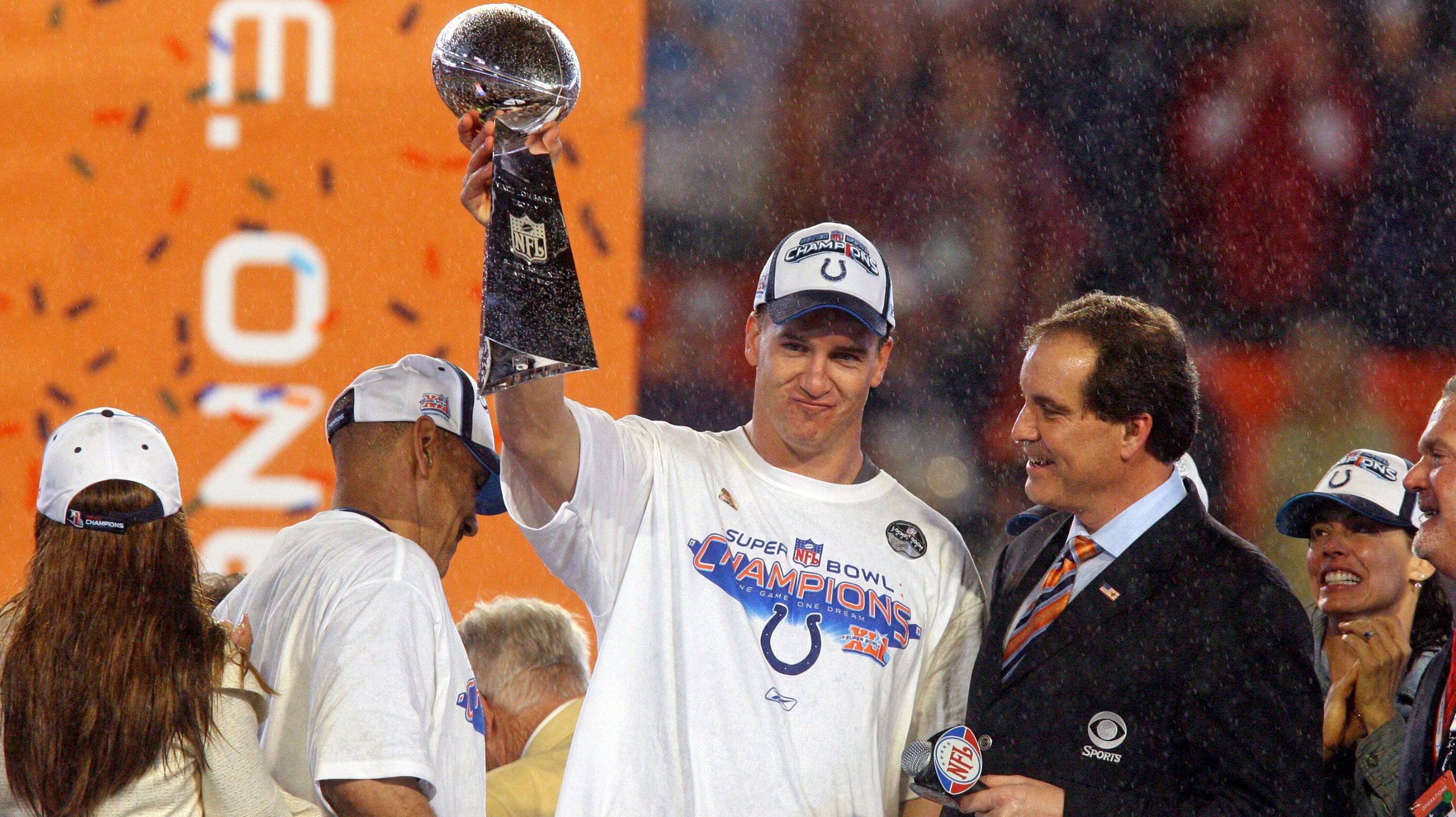 
                <strong>Manning gewinnt den Super Bowl</strong><br>
                Wie Favre gewinnt auch Manning einmal den Super Bowl - 2007 mit dem 29:17 über die Chicago Bears. Nach dem Aus in Indiana schließt sich der mittlerweile 39-Jährige den Broncos an.
              