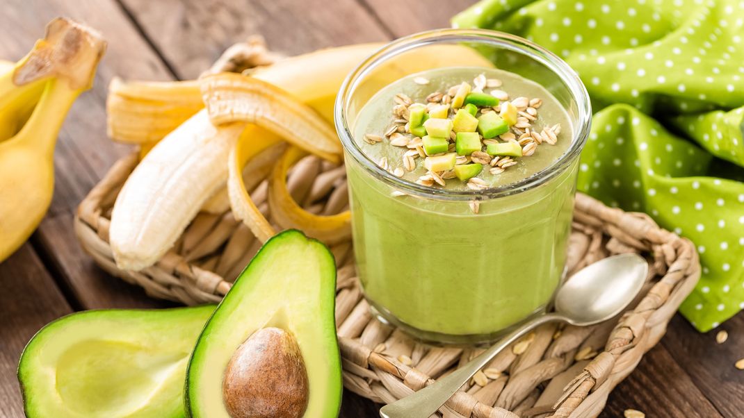 Avocado Smoothie mit Banane - diesen köstlichen Drink solltest du unbedingt ausprobieren!