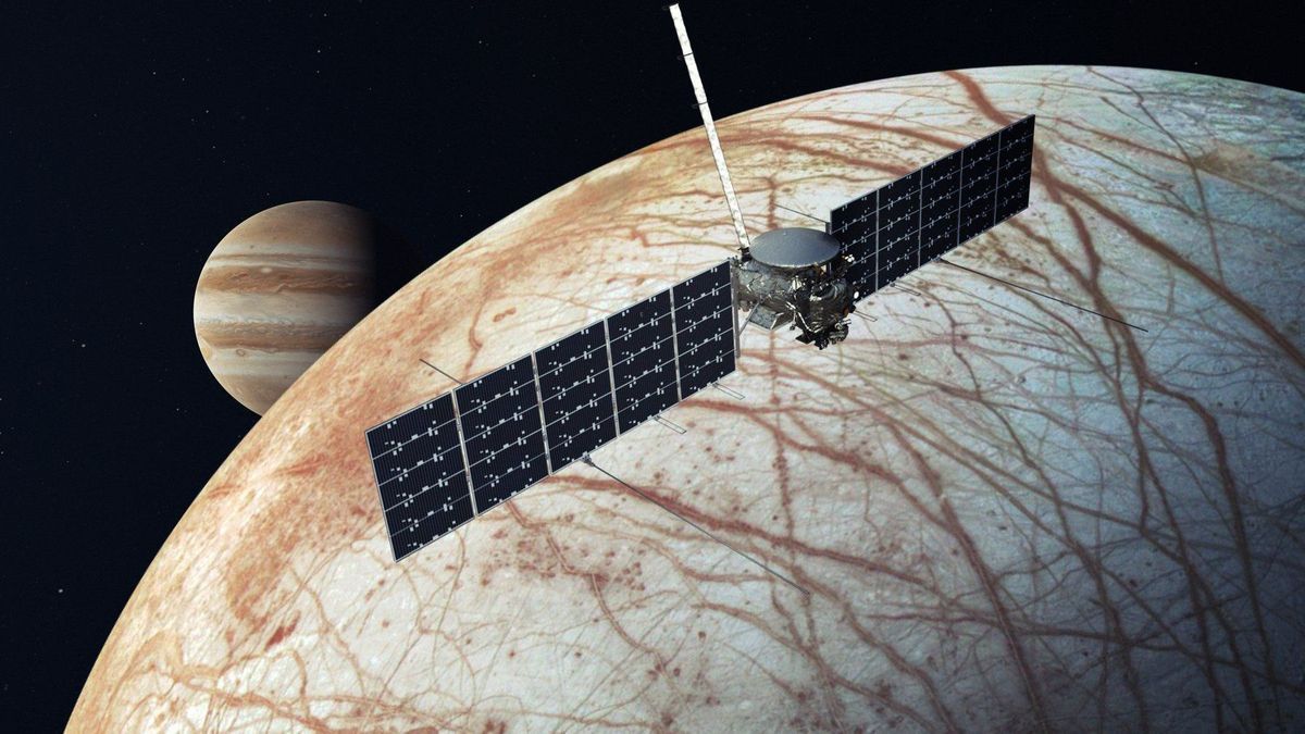 So stellt sich die Nasa die Raumsonde Europa Clipper vor, wenn sie 2030 am Jupitermond Europa vorbeifliegt.