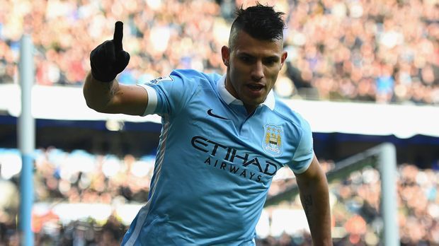 
                <strong>Stürmer: Sergio Aguero </strong><br>
                Stürmer: Sergio Aguero. Er ist der Torgarant für Manchester City. Gegen Aston Villa traf er am Wochenende doppelt, am achten Spieltag schoss er gegen Newcastle United unglaubliche fünf Tore in einem Spiel. Unverzichtbar? Glaubt man den englischen Zeitungen, müsste sich Kun Aguero ab nächster Saison warm anziehen, sollte ein Barca-Star verpflichtet werden ...
              