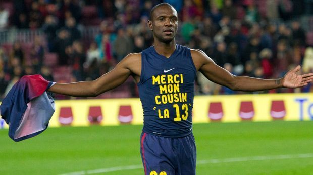 
                <strong>Eric Abidal (FC Barcelona)</strong><br>
                Eric Abidal (FC Barcelona): Der frühere Verteidiger der Katalanen besiegte das Schicksal gleich zwei Mal. Zunächst gewann er den Kampf gegen den Krebs, doch 2012 war dieser wieder da. Schnell war klar: Er braucht eine Spenderleber. Und ein Spender war auch schnell gefunden. Abidals Cousin Gerard spendete das lebenswichtige Organ und so konnte sich Eric wieder zurück ins Leben und auf den Platz kämpfen. Nach 369 Tagen gab er sein Comeback. Später lief er noch für Monaco und Olympiakos Piräus auf. Im Januar 2015 beendete der Ex-Nationalspieler Frankreichs seine Laufbahn.
              