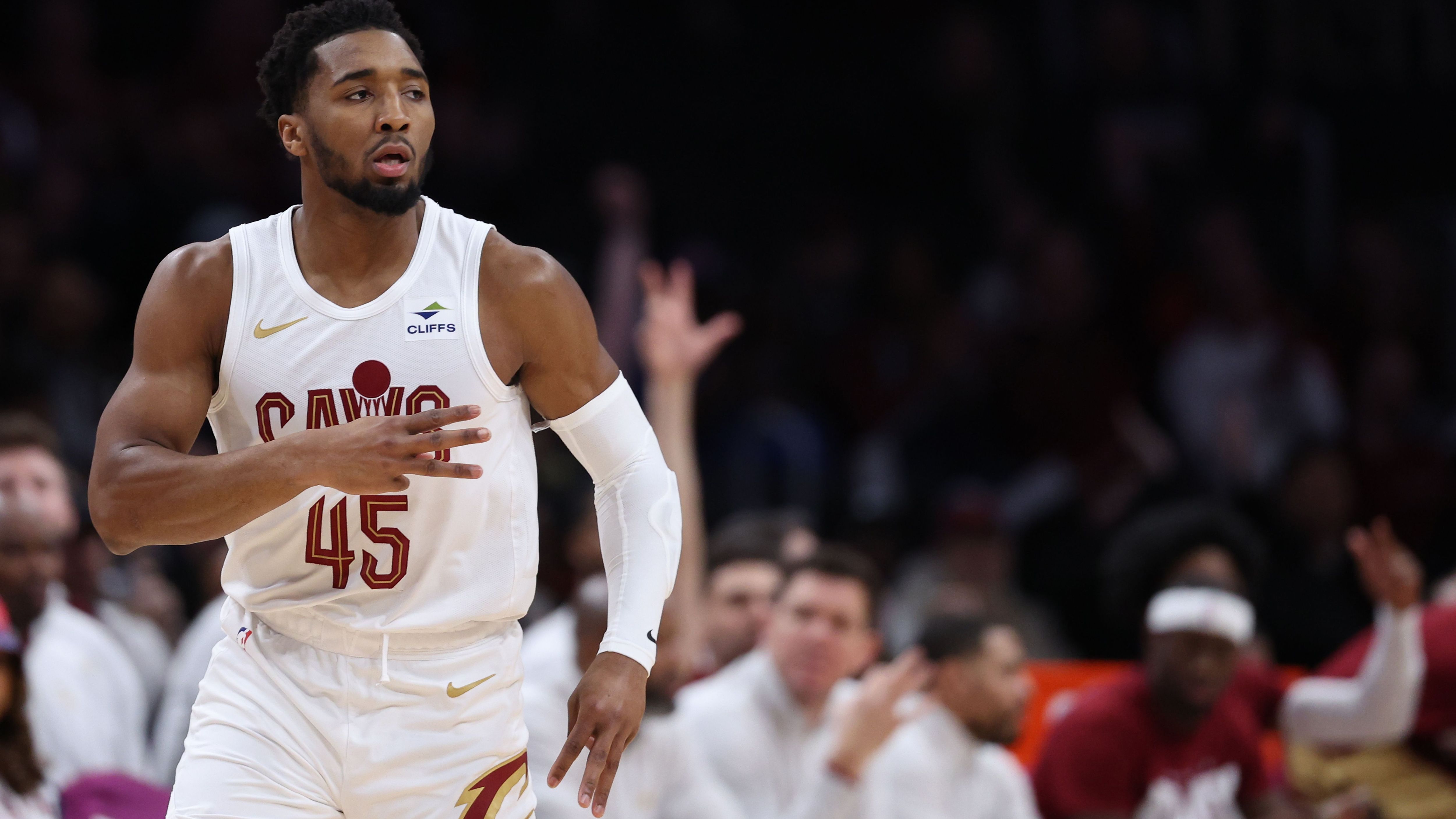 <strong>Donovan Mitchell (Cleveland Cavaliers) - Dreier-Contest</strong><br>Trotz Verletzungsproblemen spielen die Cleveland Cavaliers eine starke Saison. Großen Anteil daran hat Donovan Mitchell, der mit über 28 Punkten pro Spiel sein Team beim Scoring anführt. Seine Dreierquote liegt nur knapp über 36%, dies ist jedoch eher der Schwere der Würfe geschuldet die der Guard nehmen muss.