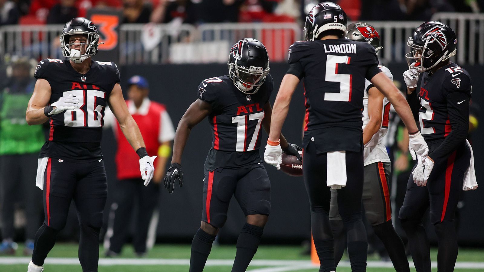
                <strong>Platz 32: Atlanta Falcons</strong><br>
                Gegnerbilanz im Jahr 2022: 119-167-3prozentualer Anteil der Siege der Gegner: 
              