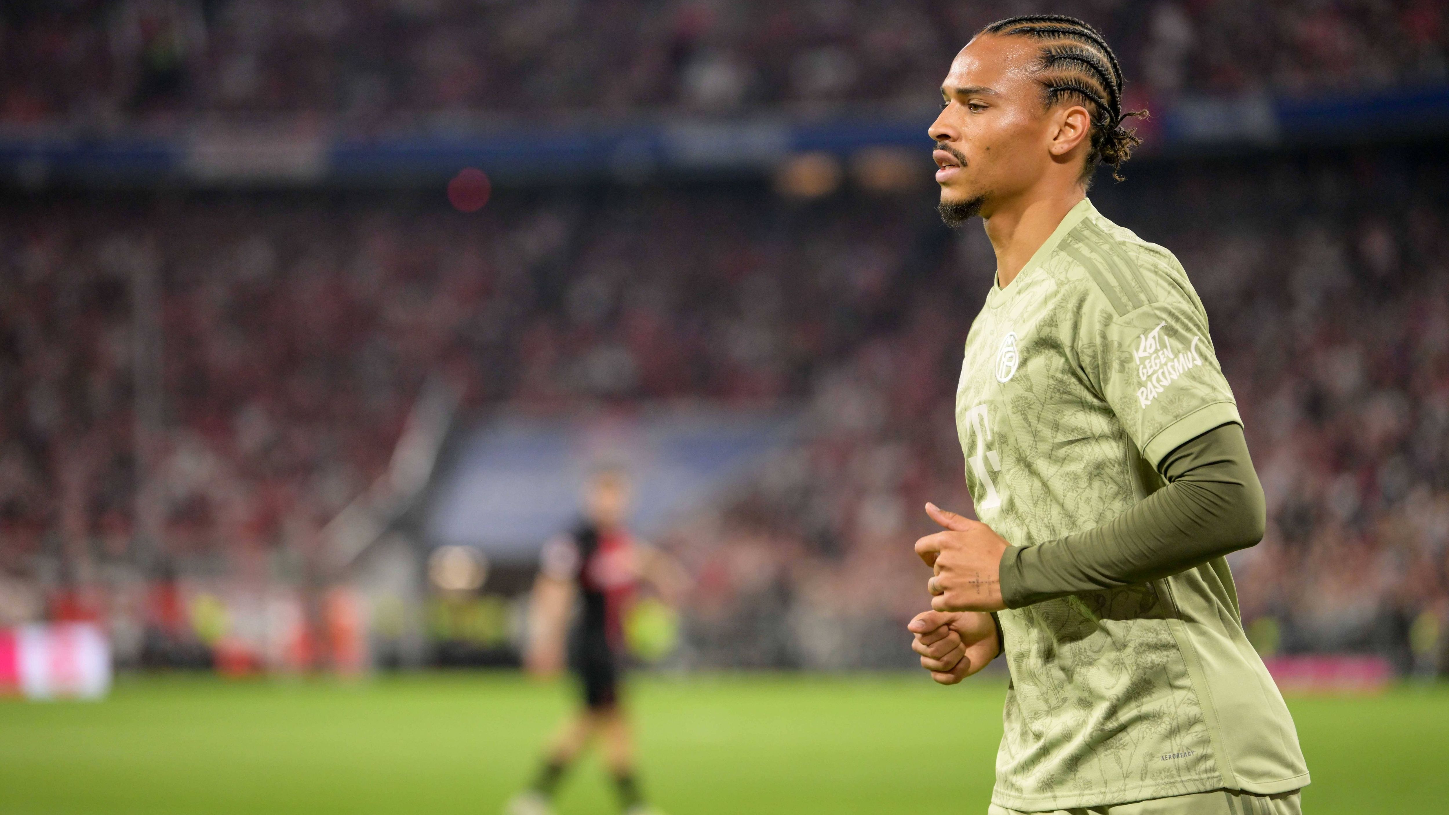 <strong>Leroy Sane</strong><br>Der Nationalspieler schlägt starke Ecken. Aus einer solchen entsteht das frühe 1:0 durch Kane. Auch danach immer in Bewegung und mit einigen gelungenen Offensivaktionen, scheitert mit schönem Schuss am starken Hradecky (44.). <strong><em>ran</em>-Note: 2</strong>