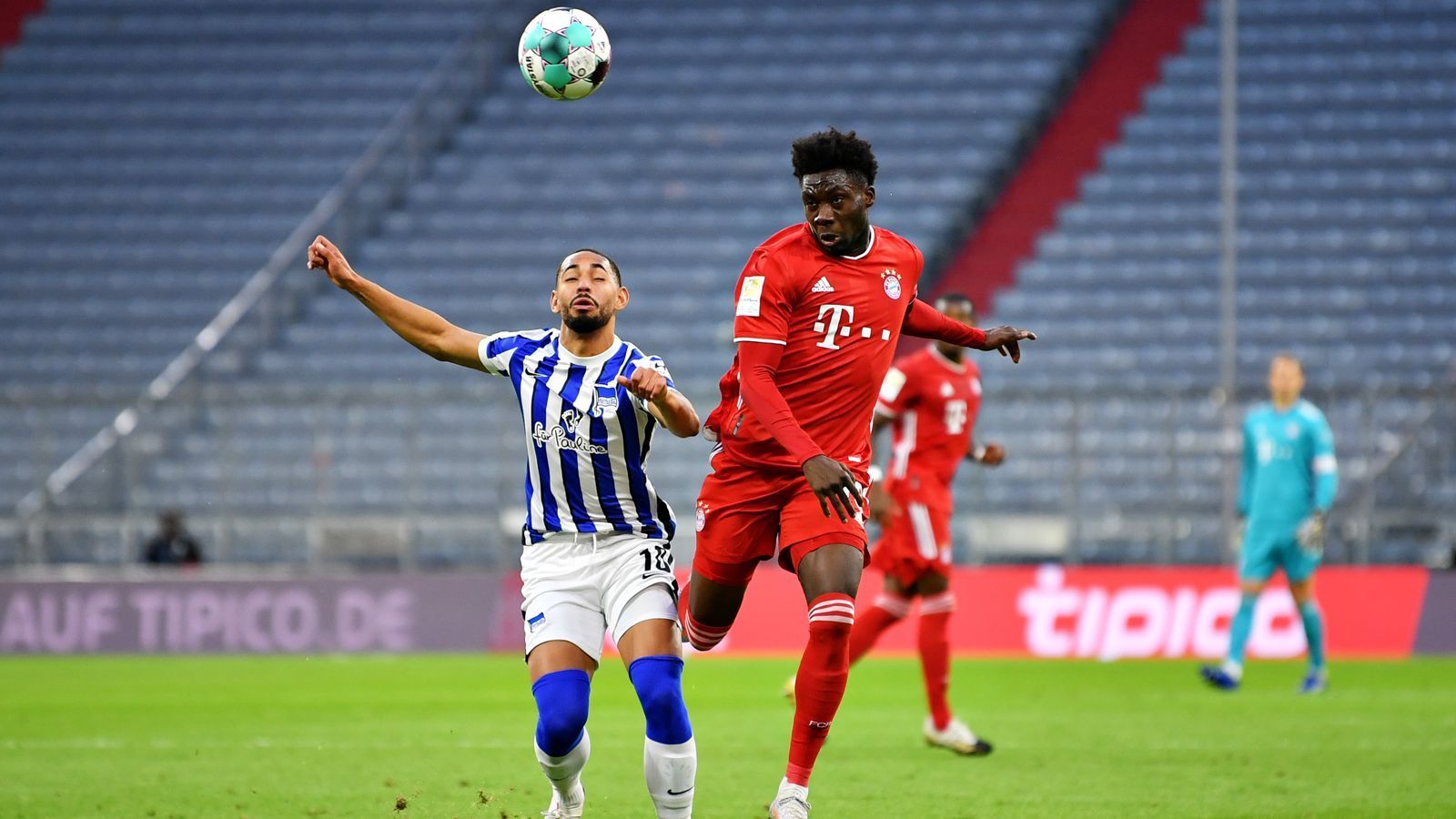 
                <strong>Alphonso Davies</strong><br>
                Ersetzt den verletzten Sane offensiv auf der linken Seite, kann dort aber seine Stärken nicht ganz so einbringen wie als Linksverteidiger. Für seine Verhältnisse eher unauffällig. ran.de-Note: 4
              