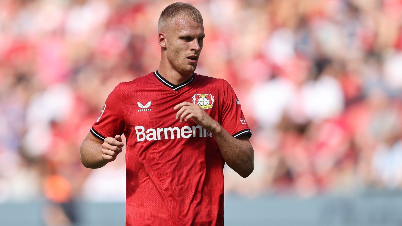 
                <strong>Mitchel Bakker (Bayer Leverkusen)</strong><br>
                Zwei Jahre nach der Verpflichtung von Diaby schnappte sich Bayer Leverkusen mit Mitchel Bakker ein weiteres PSG-Talent. Der niederländische Außenverteidiger hatte bis 2021 bereits 45 Pflichtspiel-Einsätze für PSG bestritten, entschied sich aber dennoch für einen Wechsel nach Deutschland. Für die Rheinländer stand Bakker bislang 34 Mal in Pflichtspielen auf dem Platz, in der laufenden Saison 2022/23 kam der 22-Jährige in allen drei Bundesliga-Partien zum Einsatz, konnte aber die jeweiligen Niederlagen und den damit verbundenen Fehlstart von Bayer nicht verhindern. 
              