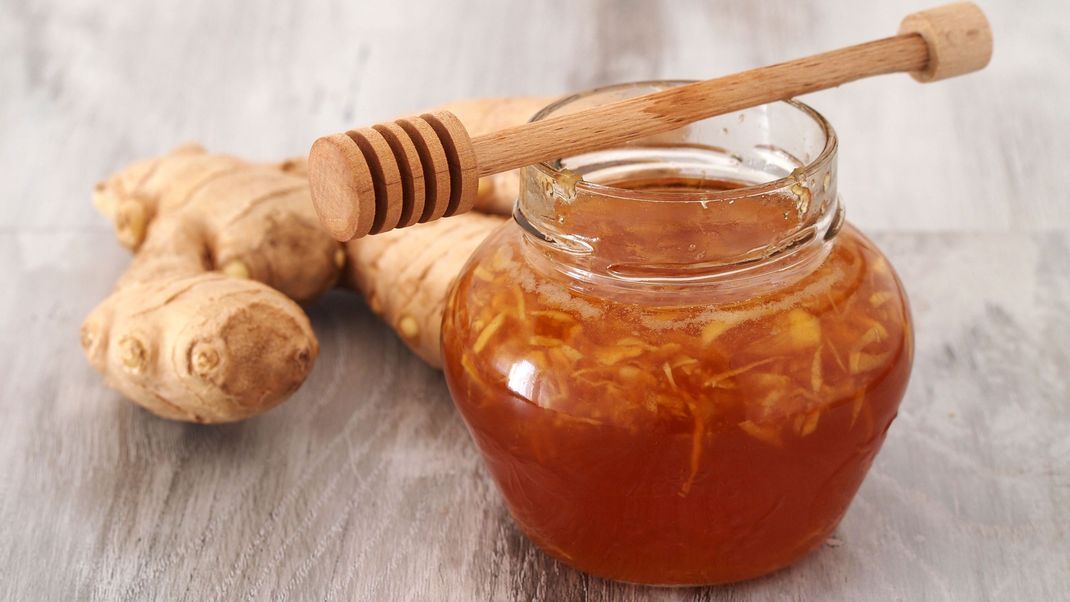 Lo zenzero e il miele sono rimedi casalinghi adatti per le ferite dolorose e possono accelerare il processo di guarigione.