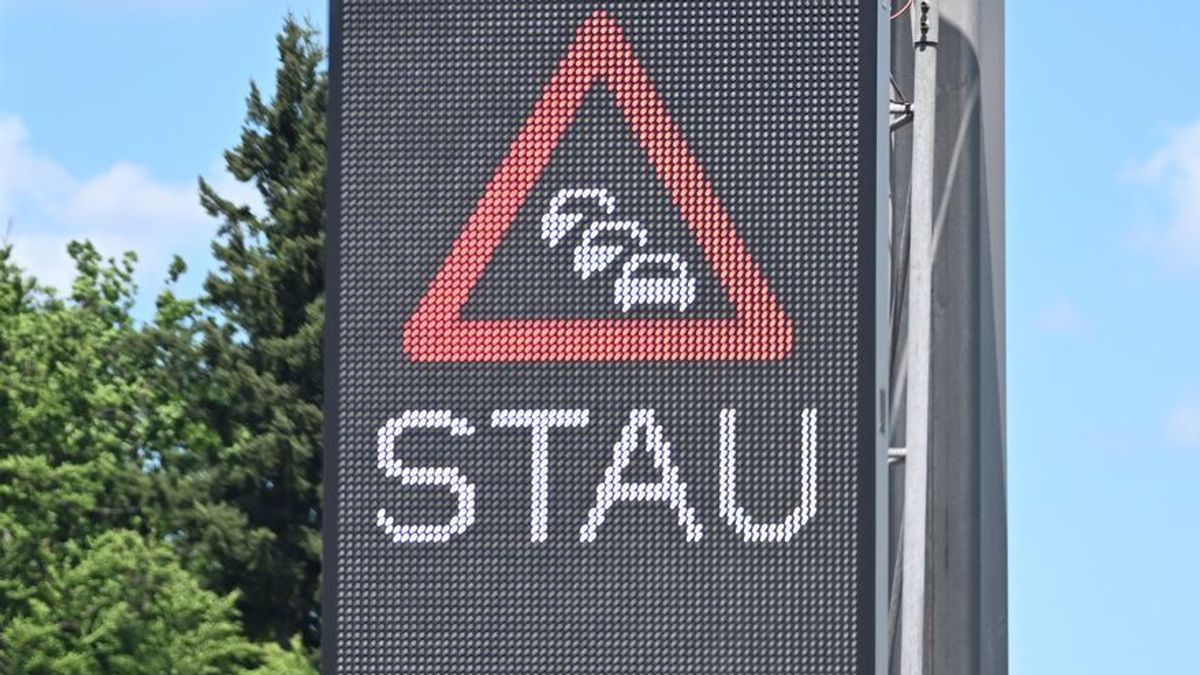 Stillstand auf der Brenner-Autobahn: Die Sperrung der Alpenroute sorgt für stundenlange Verzögerungen.