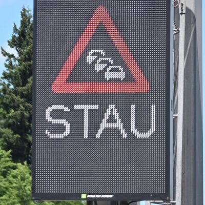 Stillstand auf der Brenner-Autobahn: Die Sperrung der Alpenroute sorgt für stundenlange Verzögerungen.