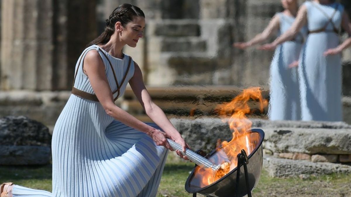 Olympisches Feuer für Tokio feierlich entzündet