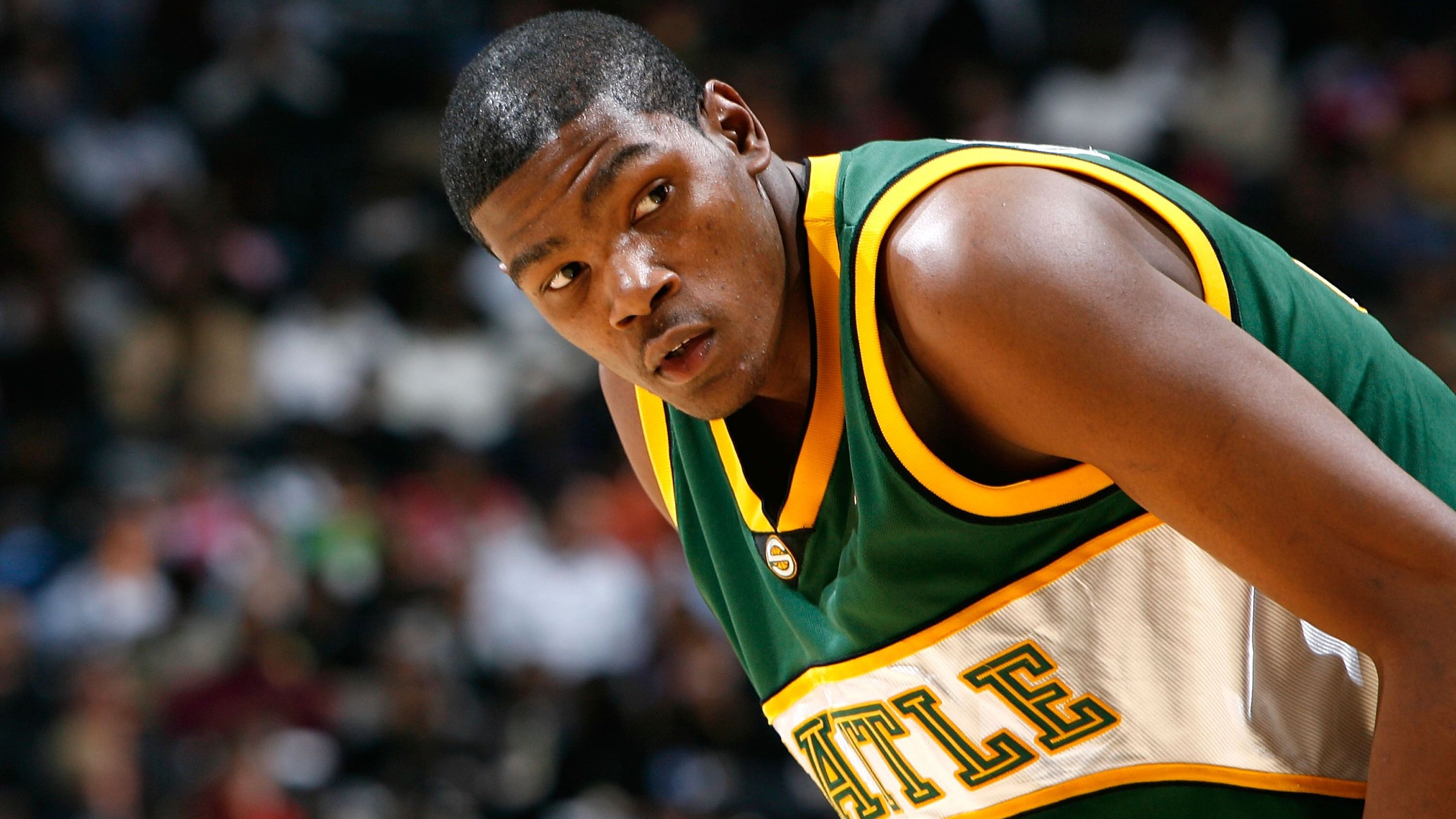 <strong>Kevin Durant (Seattle Supersonics) - 2. Pick 2007</strong><br>Für viele ist KD der beste Scorer der NBA-Geschichte. In seiner Rookie-Saison deutete er dies bereits an. 20,2 Punkte, 4,4 Rebounds und 2,4 Assists legte der spätere "Rookie of the Year" in seiner ersten und einzigen Saison bei den Seattle Supersonics auf. Im darauffolgenden Jahr war die Franchise bereits nach Oklahoma umgezogen.