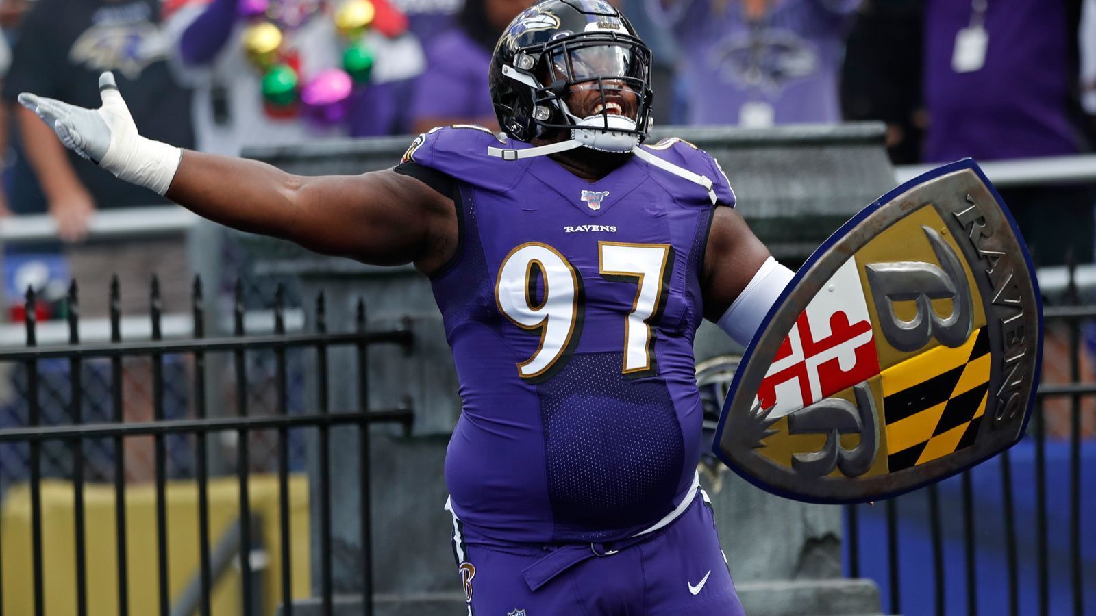 
                <strong>Minnesota Vikings</strong><br>
                Michael Pierce (Defensive Tackle)
              