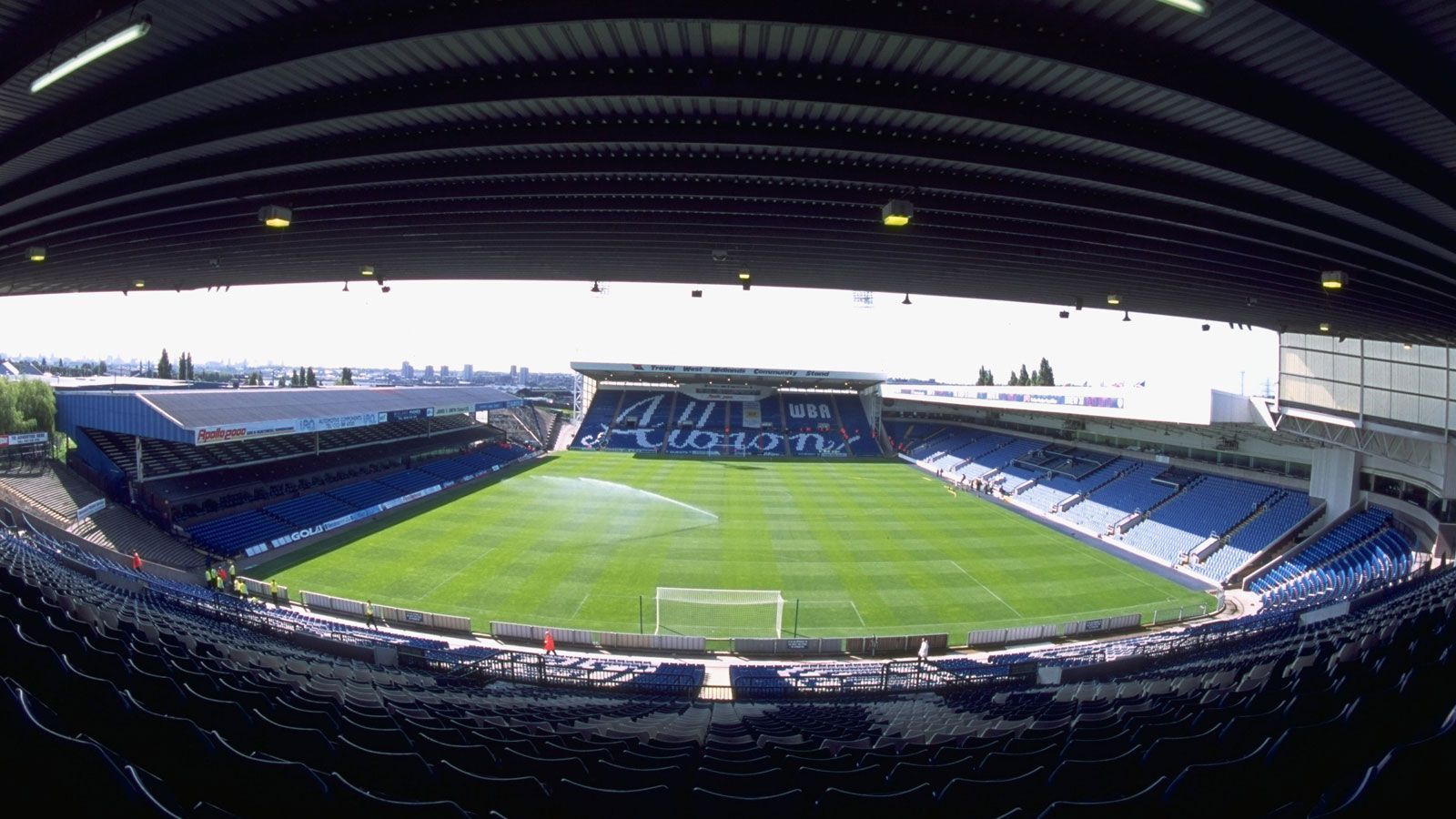 
                <strong>West Bromwich Albion – Crystal Palace (Sonntag 13.00 Uhr)</strong><br>
                Stadion: The Hawthorns - Kapazität: 26.688 - Austragungsort: West Bromwich - Maximale Zuschaueranzahl am 11. Spieltag: 0 (Tier 3)
              