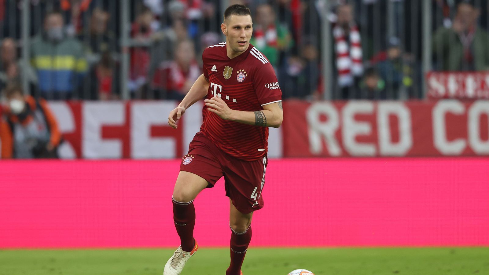 
                <strong>Niklas Süle</strong><br>
                In der 90. Minute für Hernandez eingewechselt. Es ist sein erster Einsatz nach seiner Corona-Infektion. ran-Note: ohne Bewertung
              