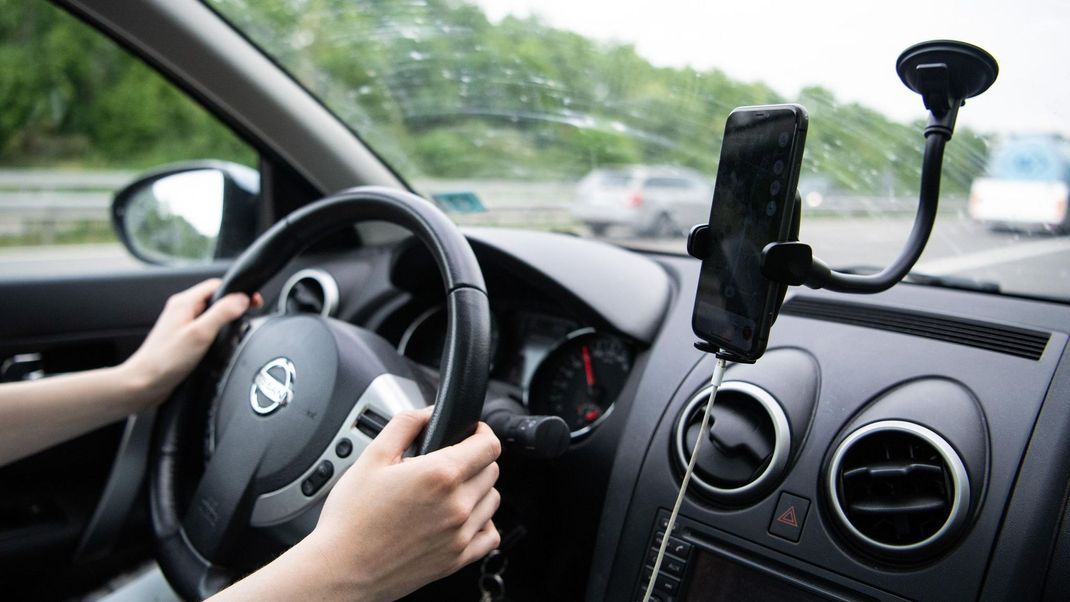 Google Maps irritiert am Himmelfahrtstag mit vermeintlichen Autobahnsperrungen.