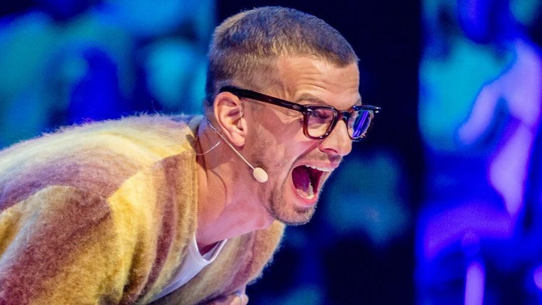 Lacht viel und gern - auch wenn er es eigentlich nicht sollte: Joko Winterscheidt.