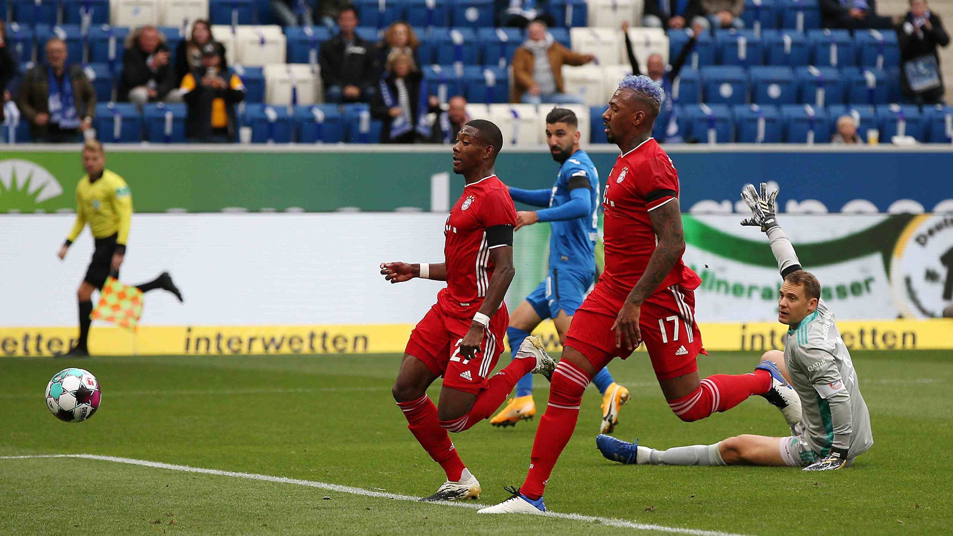 
                <strong>Der FC Bayern gegen 1899 Hoffenheim in der Einzelkritik</strong><br>
                Bereits vier Tage nach dem Super-Cup-Triumph müssen die Bayern bei der TSG 1899 Hoffenheim ran. Dabei offenbarten sich besonders in der Defensive überraschende Schwächen beim Rekordmeister. Hansi Flick muss mit dem 1:4 (1:2) die dritte Niederlage als Bayern-Trainer einstecken. ran.de zeigt die Bayern-Profis in der Einzelkritik. 
              