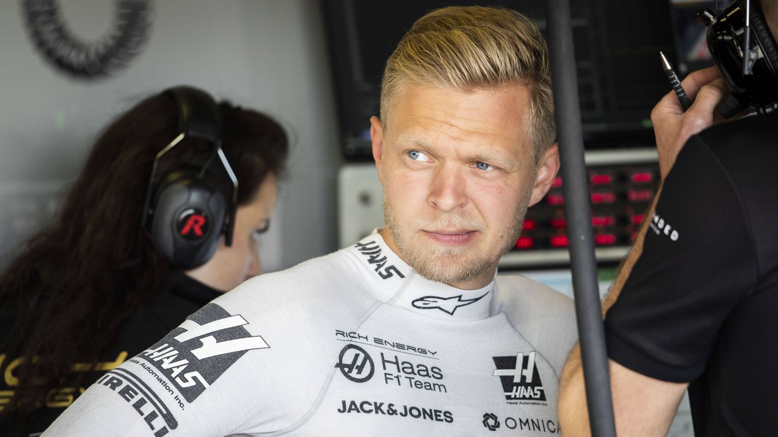 
                <strong>4. Kevin Magnussen</strong><br>
                Punkte insgesamt: 19Aktuelle Punkte: 3Punkte 2014: 4Punkte 2015: /Punkte 2016: 4Punkte 2017: 6Punkte 2018: 2Punkte 2019: 3
              