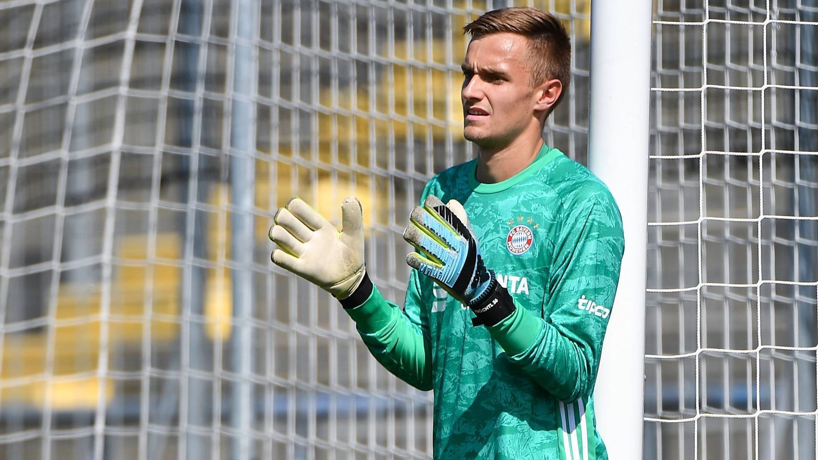 
                <strong>Christian Früchtl (Torwart, FC Bayern München)</strong><br>
                Alter: 19Spiele in der U20: -Spiele für 1. Mannschaft des Vereins: -
              