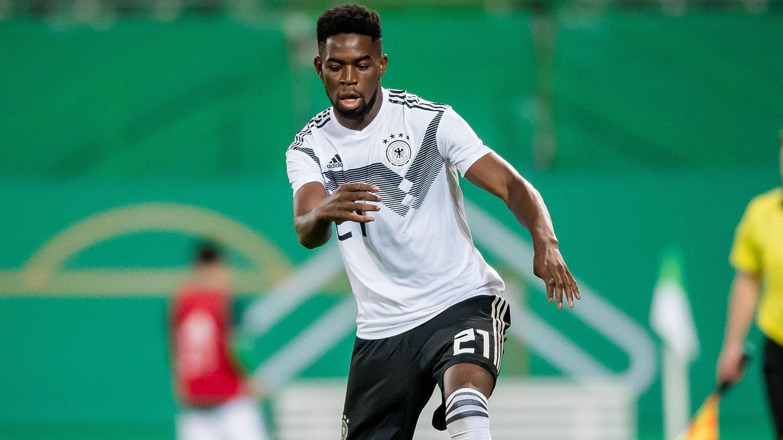 
                <strong>Jordan Torunarigha</strong><br>
                Position: AbwehrVerein: Hertha BSCAlter: 21 JahreU21-Länderspiele: 3/0 Tore33 Bundesligaspiele/4 Tore
              