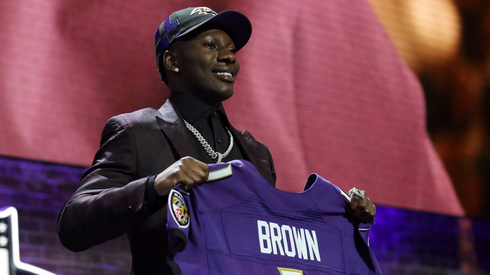 
                <strong>Marquise Brown (Wide Receiver, Baltimore Ravens) </strong><br>
                Madden-Rating: 77
              