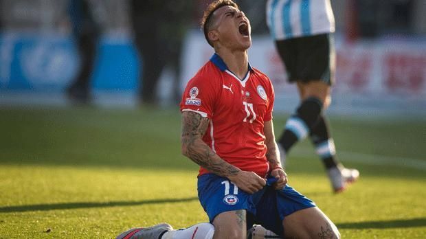 
                <strong>Eduardo Vargas (Chile)</strong><br>
                Mit seinem Doppelpack im Halbfinale gegen Peru sorgt Eduardo Vargas dafür, dass Chile ins Endspiel kommt. Während des gesamten Turniers ist Vargas ein ständiger Unruheherd in den gegnerischen Strafräumen.
              