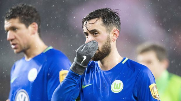 
                <strong>DFB-Pokal: ran.de tippt das Achtelfinale </strong><br>
                1. FC Nürnberg vs. VfL Wolfsburg (Dienstag ab 20.45 Uhr im LIVETICKER auf ran.de): Blamiert sich der VfL Wolfsburg munter weiter? Immerhin waren die Wölfe die ersten, gegen die der 1. FC Köln in dieser Saison ein Spiel gewinnen konnte. Der Club will nach sieben Jahren endlich mal wieder ins Viertelfinale, und die Franken sind gut drauf, sind mit 33 Punkten Dritter, einen Zähler hinter Spitzenreiter Fortuna Düsseldorf. "Die Spieler werden sich reinschmeißen, jeder ist willens, ein Riesenspiel zu liefern", kündigte FCN-Trainer Michael Köllner an. Das riecht geradezu nach einer Überraschung. ran.de-Tipp: 2:1
              