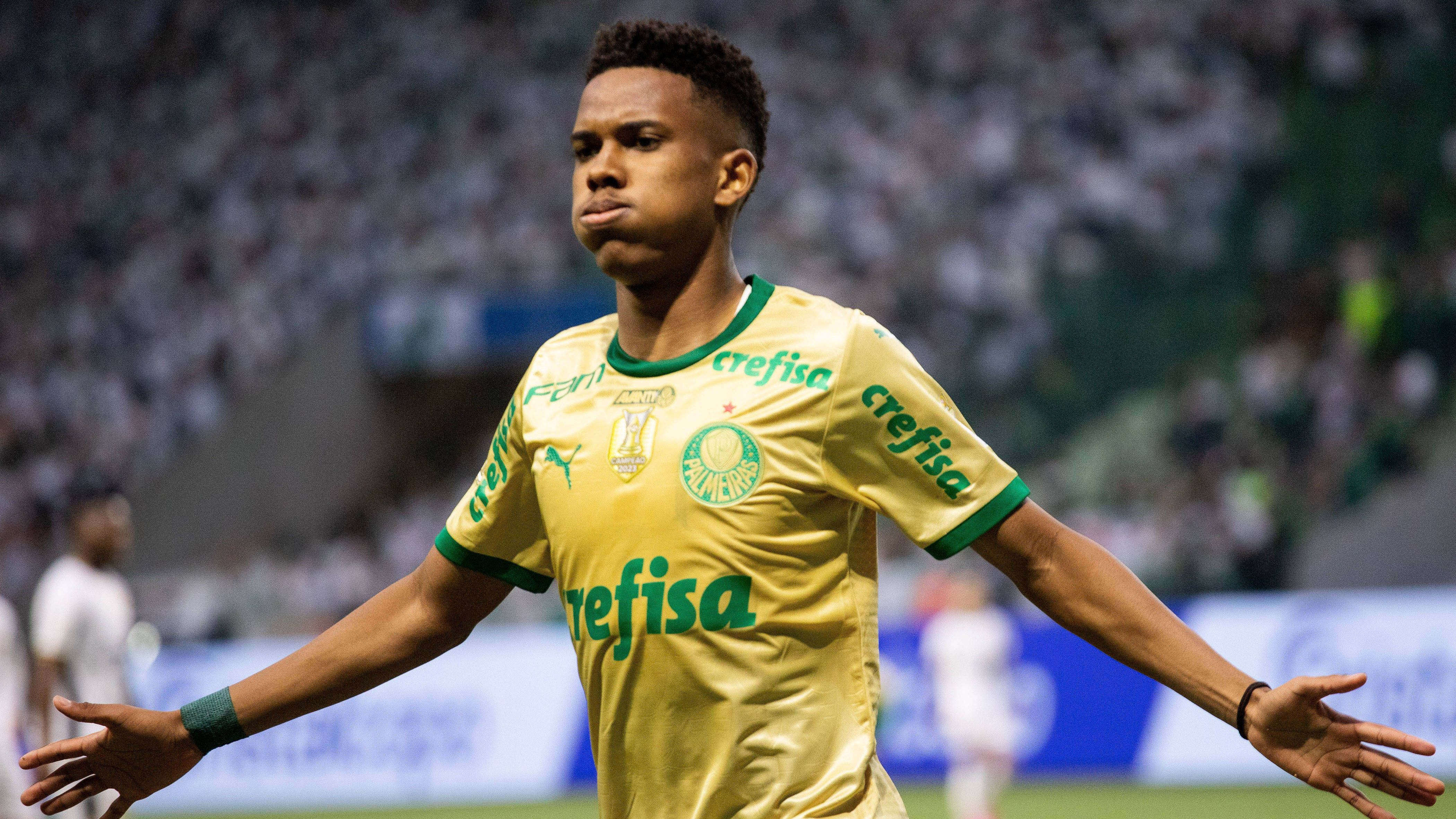 <strong>Name:</strong> Estêvão<br><strong>Alter</strong>: 18<br><strong>Verein</strong>: Palmeiras (wechselt zur Saison 2025/26 für 34 Millionen Euro zum FC Chlesea)<br><strong>Einsätze/Tore in der Saison 2024/25:</strong>&nbsp;37/12<br><strong>Marktwert laut transfermarkt.de:</strong>&nbsp;60 Millionen Euro