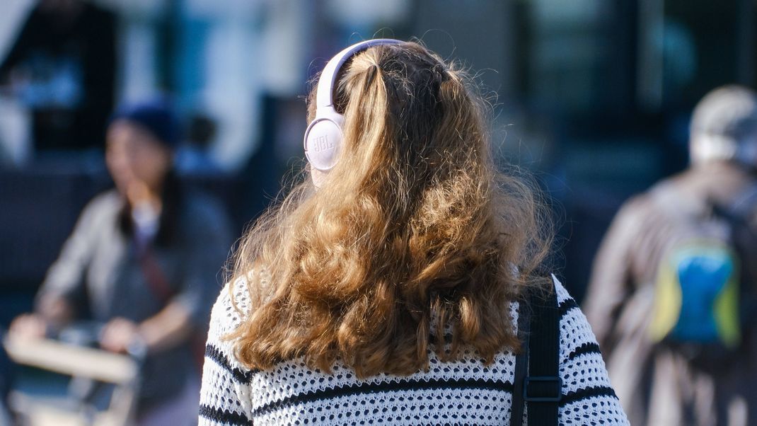 Lärmbelastung kann laut Studien den Schlaf stören, zum Auftreten von Bluthochdruck und Herz-Kreislauf-Erkrankungen führen sowie Diabetes begünstigen.