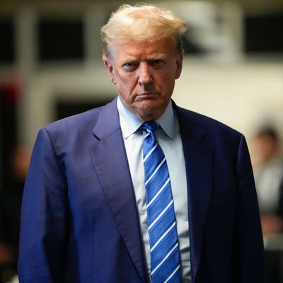 Das Oberste Gericht der USA befasst sich am Donnerstag mit der Frage, ob der frühe US-Präsident Donald Trump für seine Handlungen im Amt Schutz vor Strafverfolgung genießt.
