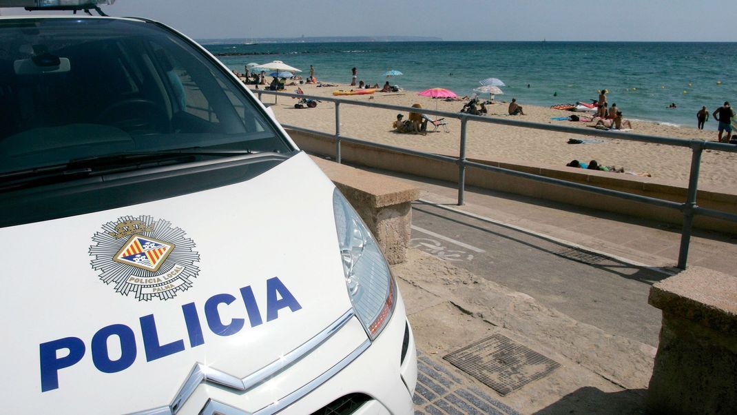 Auf Mallorca hat die Polizei ein junges Mädchen befreit, das fünf Jahre als Sexsklavin gehalten wurde (Symbolbild).