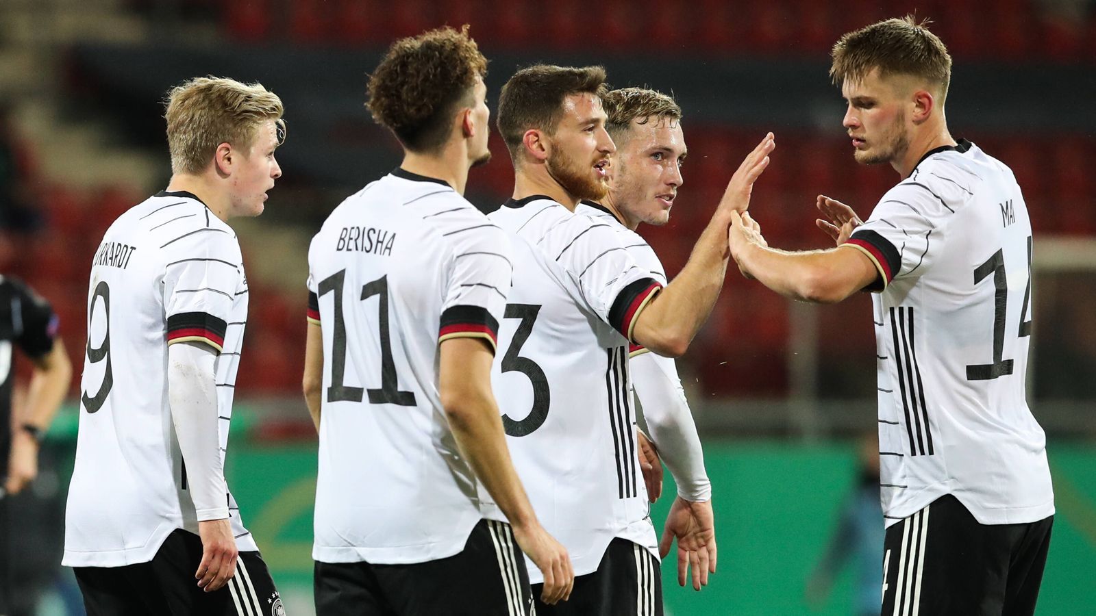 
                <strong>Die qualifizierten Gruppen-Sieger</strong><br>
                Neben den beiden Gastgebern Ungarn und Slowenien qualifizierten sich neun Nationen als Gruppensieger für die U21-EM-Endrunde. Neben der deutschen Mannschaft gewannen auch die Tschechische Republik, Dänemark, England, Frankreich, Italien, Niederlande, Russland und Spanien ihre Gruppe und lösten das EM-Ticket.
              