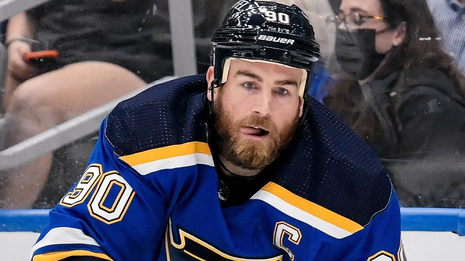 
                <strong>Ryan O'Reilly (St. Louis Blues)</strong><br>
                Seinen Wert für die St. Louis Blues sieht man auch im Game "NHL 22". Denn bei dem EA-Videospiel ist er einer von 50 Spielern, die den sogenannten "Superstar X-Factor" besitzen. Also eine besondere Fähigkeit, die sie von anderen Spielern abhebt. Der 30-Jährige ist der Kapitän der Blues, mit denen der Center 2019 den Stanley Cup gewann. Damals war er der Topscorer der Playoffs. Fast 870 Spiele hat er in der NHL für die Colorado Avalanche, die Buffalo Sabres und die Blues absolviert.
              