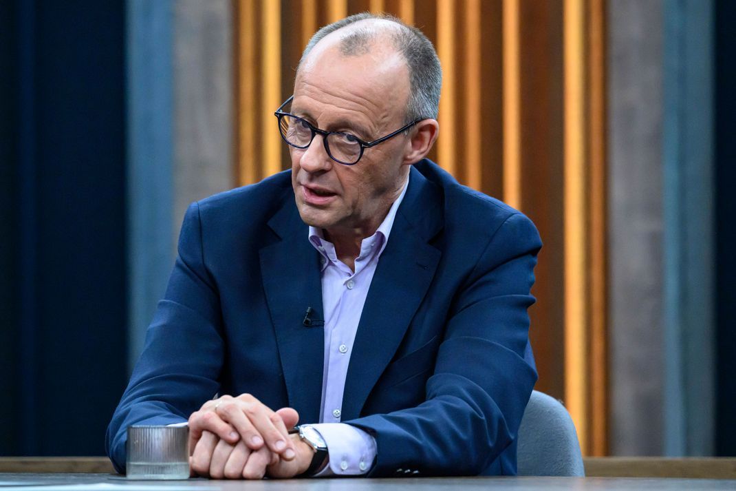 Im April war Merz zu Gast bei "Caren Miosga" (ARD), als Kanzler kommt er jetzt zu "Maybrit Illner".