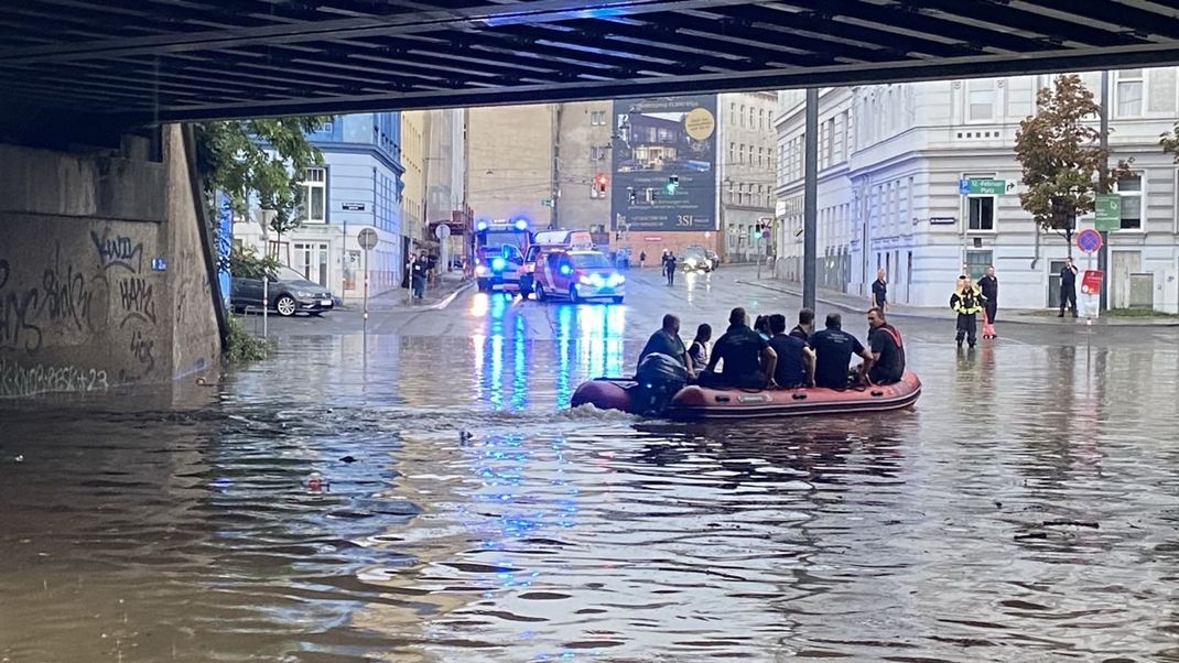 Wien ist von einem heftigen Unwetter heimgesucht worden.