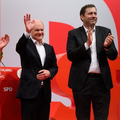 Die SPD um Bundeskanzler Olaf Scholz will mit einem umfassenden Steuerentlastungs-Programm in den Bundestagswahlkampf ziehen. 