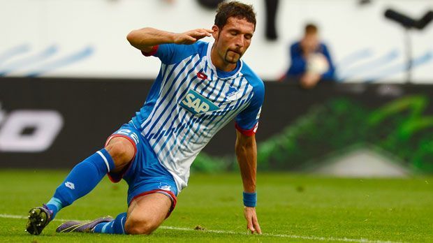 
                <strong>Kevin Kuranyi (TSG 1899 Hoffenheim)</strong><br>
                Kevin Kuranyi (1899 Hoffenheim, neun Einsätze, 391 Minuten): Ebenso ergeht es Hoffenheims Kuranyi. Der Ex-Nationalspieler kehrte mit viel Hoffnung von Moskau in die Bundesliga zurück. Der Transfer lohnte sich bisher aber für keine der beiden Seiten. Der TSG fehlen die Siege, Kuranyi die Tore und so dümpelt Hoffenheim im Tabellenkeller herum. Trotzdem baut Trainer Huub Stevens weiter auf Kuranyi.
              