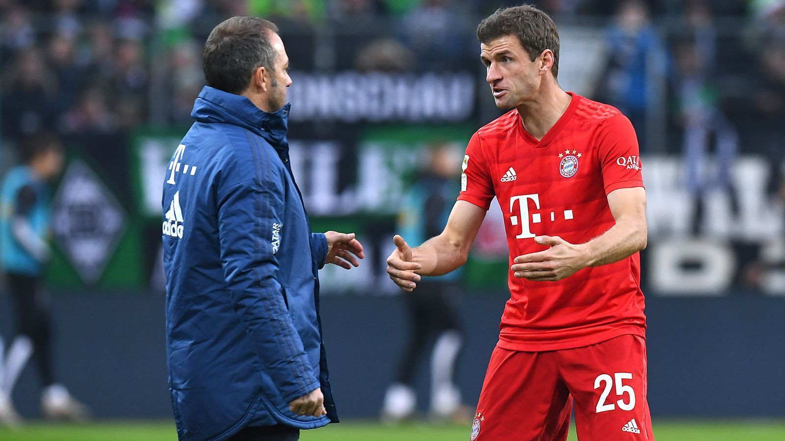 
                <strong>Thomas Müller (FC Bayern München)</strong><br>
                Strahlt von Beginn an Torgefahr aus. Ist allein in der ersten Halbzeit dem Torerfolg dreimal ganz nah. Seine beste Chance in der 26. Minute, ein Distanzschuss von Höhe der Strafraumgrenze kann Sommer gerade so um den Pfosten lenken. In der zweiten Halbzeit - wie die gesamte Mannschaft - mit einem Leistungsabfall. Gibt jedoch bis zum Ende alles und erzwingt dadurch die ein oder andere Chance, wobei er glücklos bleibt. ran-Note: 3
              