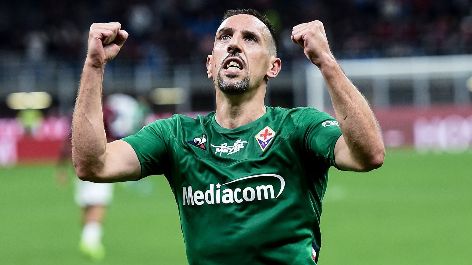 
                <strong>Franck Ribery (AC Florenz, Serie A) </strong><br>
                Lange war die Zukunft des Franzosen nach seinem Vertragsende beim FC Bayern offen: Katar, Russland, Karriereende? Der 36-Jährige entschied sich für eine europäische Top-Liga und landete in Italien beim AC Florenz. Und in der Toskana versprüht Ribery Spielfreude, an die sich die Bayern-Fans nur allzu gerne erinnern. Zuletzt glänzte die ewige Nummer 7 beim 3:1-Erfolg beim AC Mailand und erzielte seinen zweiten Saisontreffer. Bei den Fans der Fiorentina hat die Bayern-Ikone bereits Kult-Status. 
              