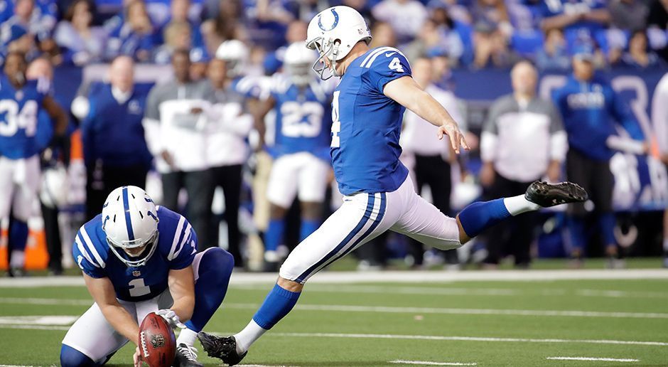 
                <strong>Adam Vinatieri (Indianapolis Colts)</strong><br>
                Adam Vinatieri ist seit 1996 in der NFL aktiv, gewann vier Mal den Super Bowl und spielte gemeinsam mit Superstars wie Tom Brady, Peyton Manning und Randy Moss. Nicht nur durch seine entscheidenden Field Goals in zwei Super Bowls hat sich der Kicker einen Namen gemacht. Mittlerweile haben lediglich zwei Spieler (Gary Anderson und Morten Andersen) noch mehr Punkte in der NFL erzielt als Vinatieri (2378). 
              